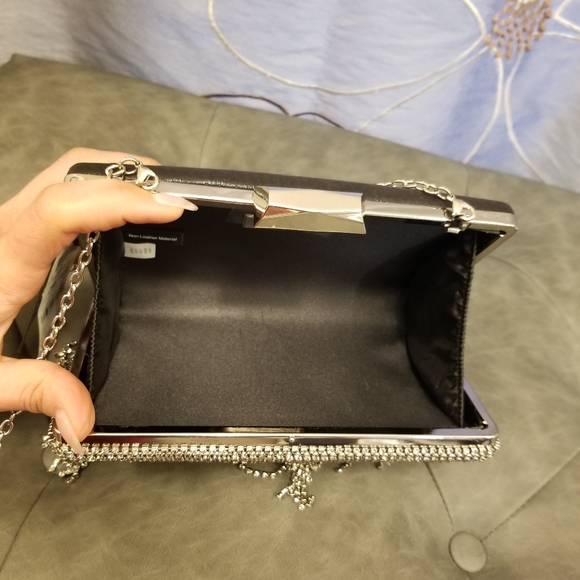 INC party clutch - Picture 3 of 10
